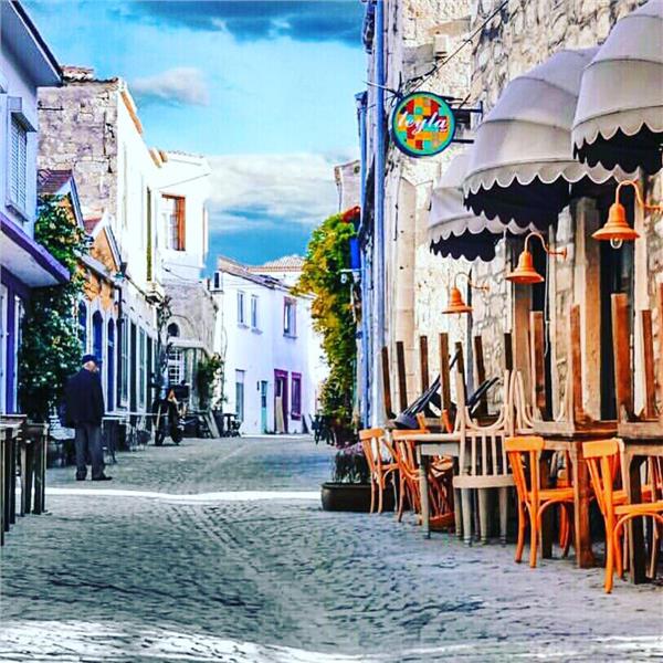 İzmir Çıkışlı günübirlik Öğle Yemeği dahil Çeşme Tekne ve Alaçatı Turu