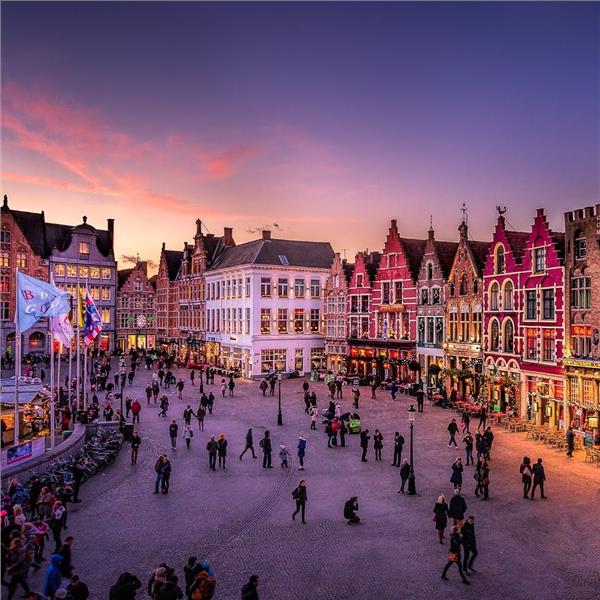 İzmir'den Uçaklı 2 Gece 3 Gün Konaklamalı Brüksel, Brugge, Romantik Paris Turu