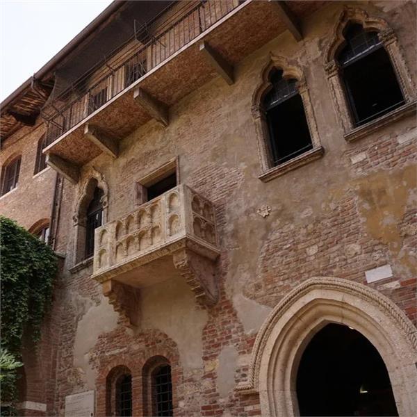 İzmir'den Uçaklı 4 Gece 5 Gün Konaklamalı İtalya Ve Dolomitler Masalsı Noel Pazarları Turu