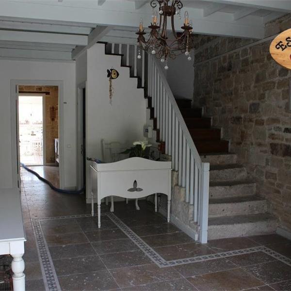 Çeşme Eski Taş Otel Çift Kişi Kahvaltı Dahil Konaklama