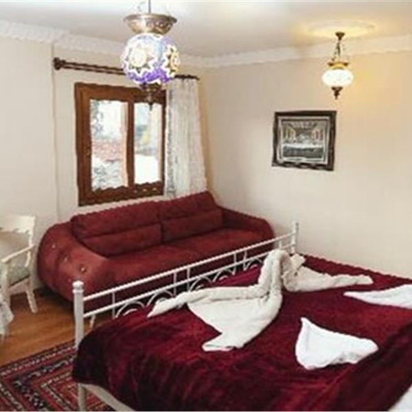 Can Efes Hotel'de Kahvaltı Dahil Konaklama