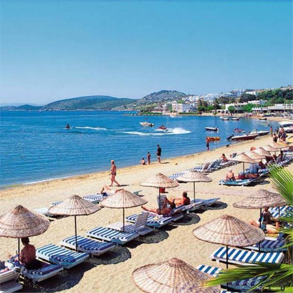 İzmir Kalkışlı Ulaşım ile 3 ve 4 gece seçenekli Bodrum Smart Holiday Hotel Herşey Dahil Konaklama