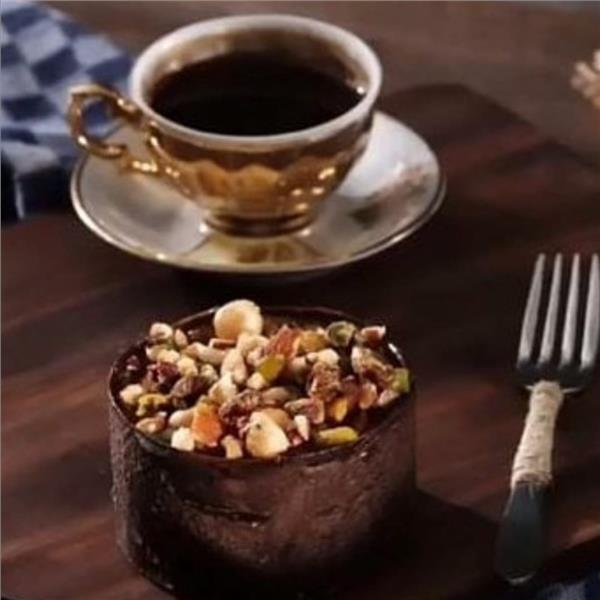 Bornova Üsküplü Cafe’de seçenekli enfes Tatlı ve Pastalar eşliğinde kahve keyfi