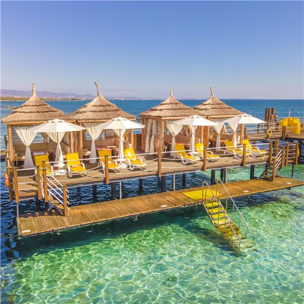 İzmir'den Uçak Bileti ve Otel Transferi Dahil 2 Gece ve 3 Gün Konaklamalı Kıbrıs Salamis Bay Conti Resort Hotel'de Gülden Yılbaşı Galası