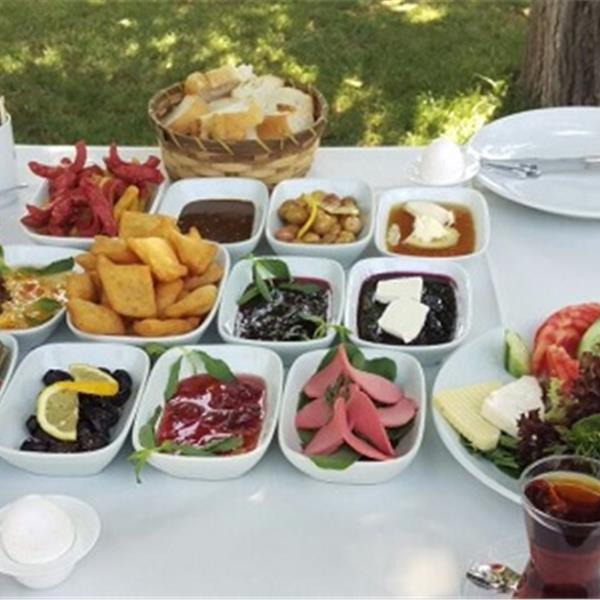 Buca Atlıspor İhtisas Kulübü’nde Enfes Lezzetler Eşliğinde Serpme K