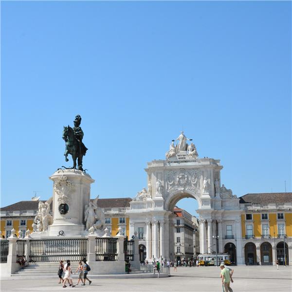 İzmir'den Uçaklı 8 Gece 9 Gün Konaklamalı Büyük Portekiz & İspanya ve Endülüs Turu