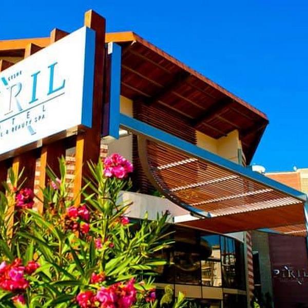 Çeşme Pırıl Hotel’de Sevgililer Gününe Özel Limitsiz İçecekli Çift Kişi Gala Yemeği ve Konaklama