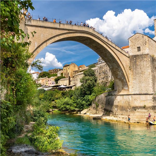 İzmir'den Otobüs İle 6 Gece Konaklamalı 7 Gece 8 Gün Tüm Ekstralar Ve Çevre Gezileri Dahil Balkan Rüyası Turu