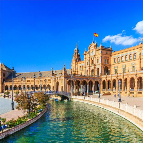 İzmir'den Uçak İle Hareketli 7 Gece 8 Gün Konaklamalı Dolu Dolu Büyük İtalya Turu