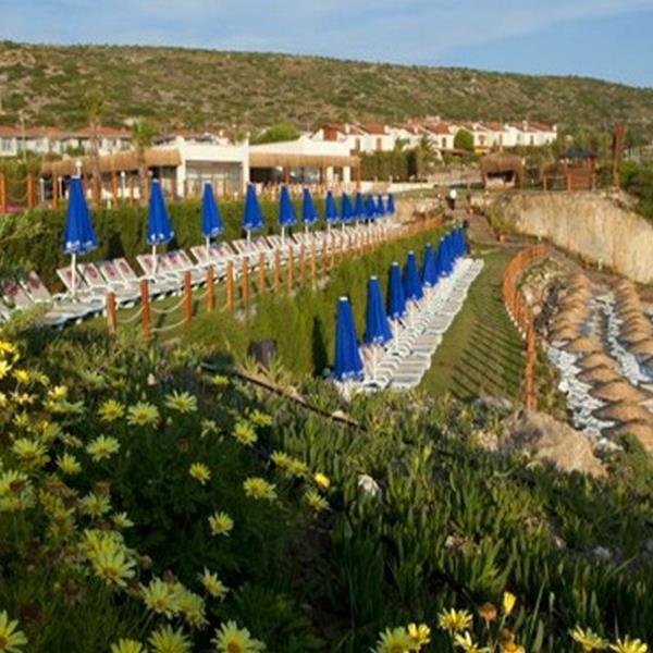 Çeşme Dilaila Beach Giriş, Şezlong, Şemsiye veya Kahvaltı