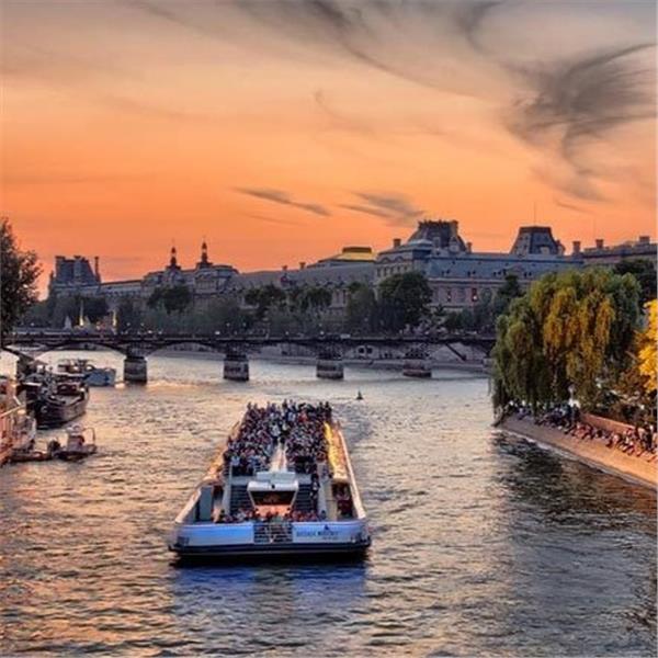 İzmir'den Uçaklı 4 Gece 5 Gün Konaklamalı Paris Disneyland Turu