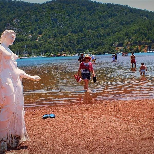 İzmir Çıkışlı Günübirlik Datça, Marmaris Kız Kumu, Turgut Şelalesi Turu. Üstelik kahvaltı dahil