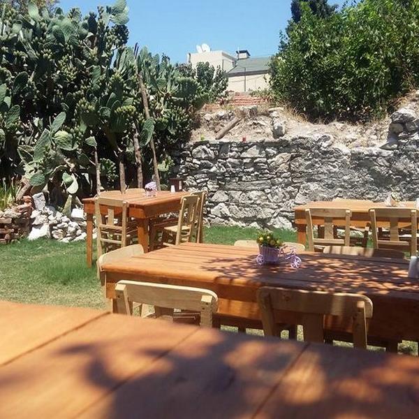 Urla Küçük Ev'de Enfes Serpme Köy Kahvaltısı Keyfi