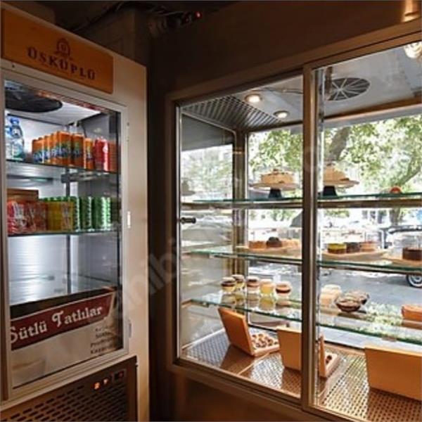 Bornova Üsküplü Cafe’de seçenekli enfes Tatlı ve Pastalar eşliğinde kahve keyfi