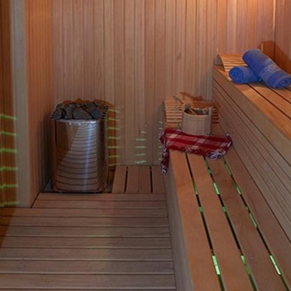 Life Corner Hotel’de Masaj, Türk Hamamı Şok Havuzu ve Sauna Kullanımı