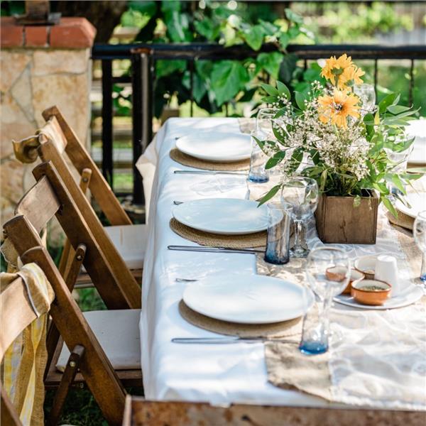 Çiçekliköy My Garden Gün Boyu Havuz Keyfi ile yanında seçenekli kahvaltı keyfi