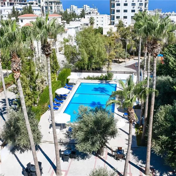 İzmir'den Uçak İle Hareketli Kıbrıs Park Palace Hotel Konaklama Seçenekleri