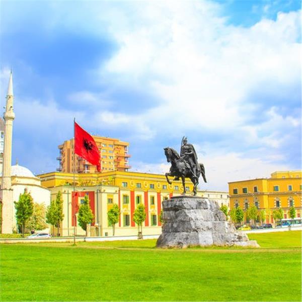 İzmir'den Uçaklı Ve Vizesiz Yılbaşı Özel 7 Gece 8 Gün Konaklamalı Tüm Ekstralar İle Kosova Dahil Büyük Balkan Turu