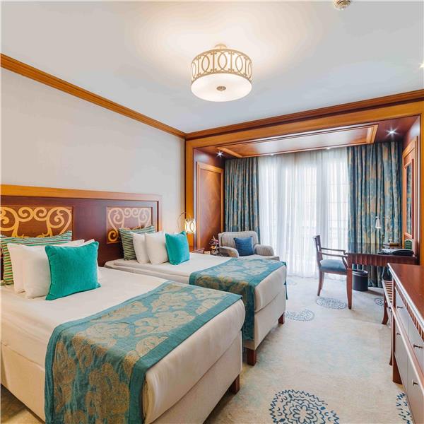 İzmir'den Uçaklı 4 Gece 5 Gün Grand Pasha Kyrenia Hotel veya The Arkin Colont Hotel Konaklama Seçenekli Kıbrıs Turu